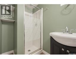 615 Clarence Avenue S, Saskatoon, SK S7H2E1 Photo 25