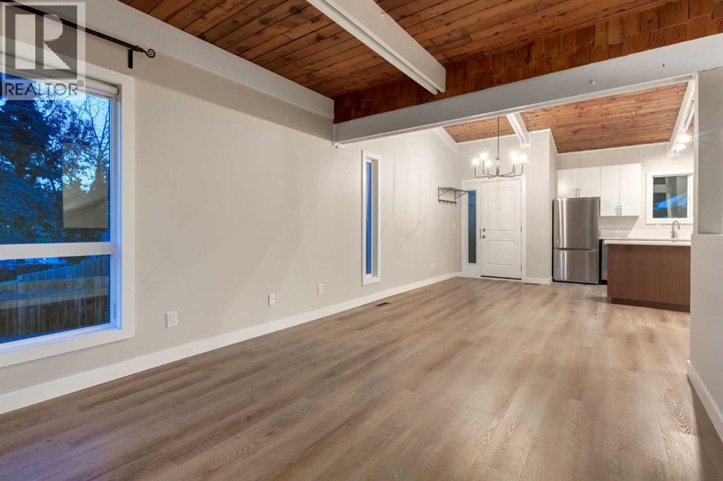 8826 6 Street SE, Calgary — photo 9