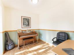 Kitchen - 205 Limousin Avenue, St Clements, MB R1A2A8 Photo 6