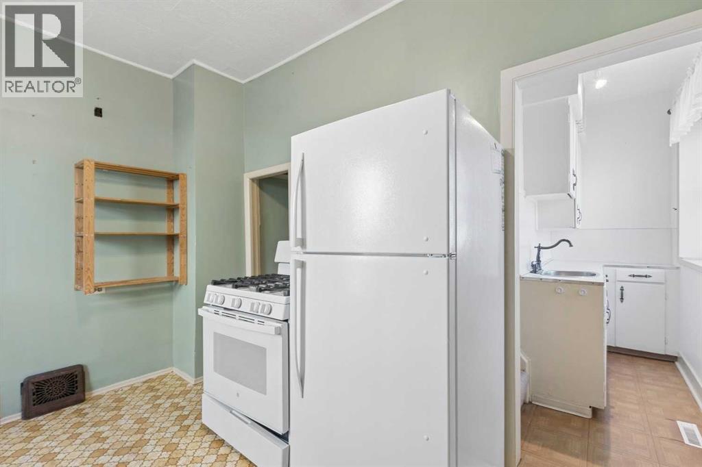 2115 10 Street NW photo 15