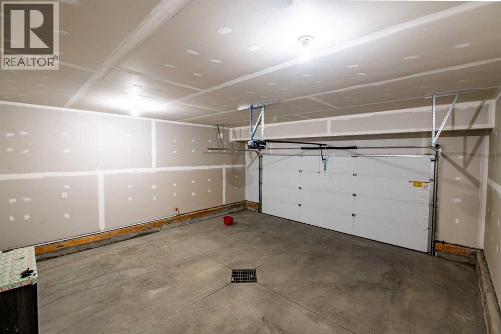 Listing photo – 10 Travis Close, Red Deer