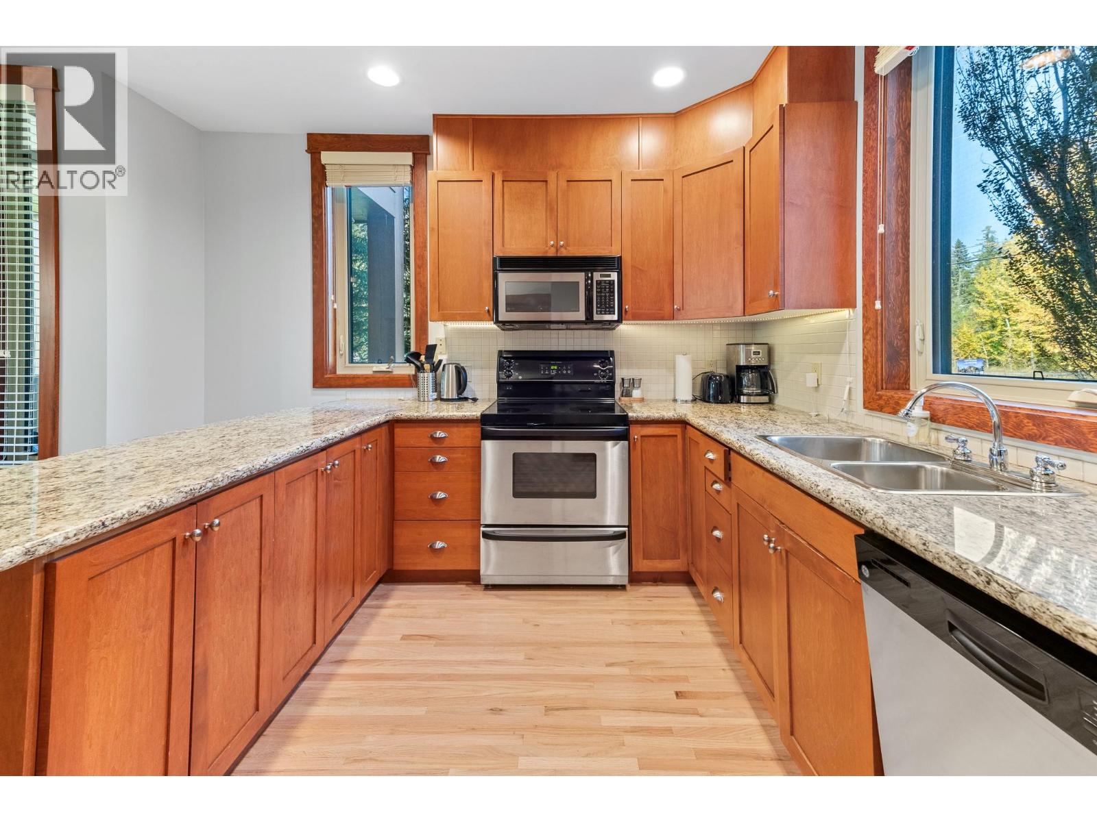 #526B 4559 TIMBERLINE Crescent - 15