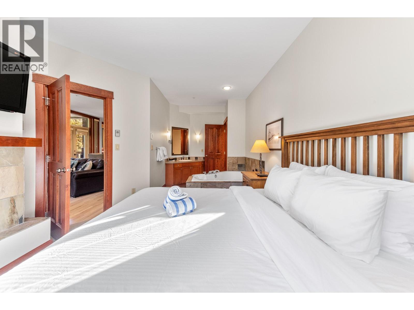 4559 TIMBERLINE Crescent Unit# 526B, Fernie - Image 1