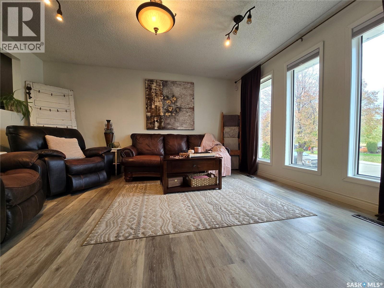 236 BEAN CRESCENT, Weyburn — photo 10