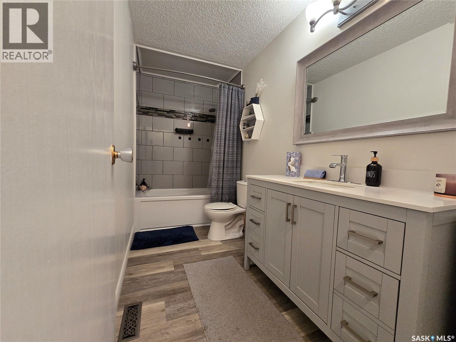 236 BEAN CRESCENT, Weyburn — photo 12