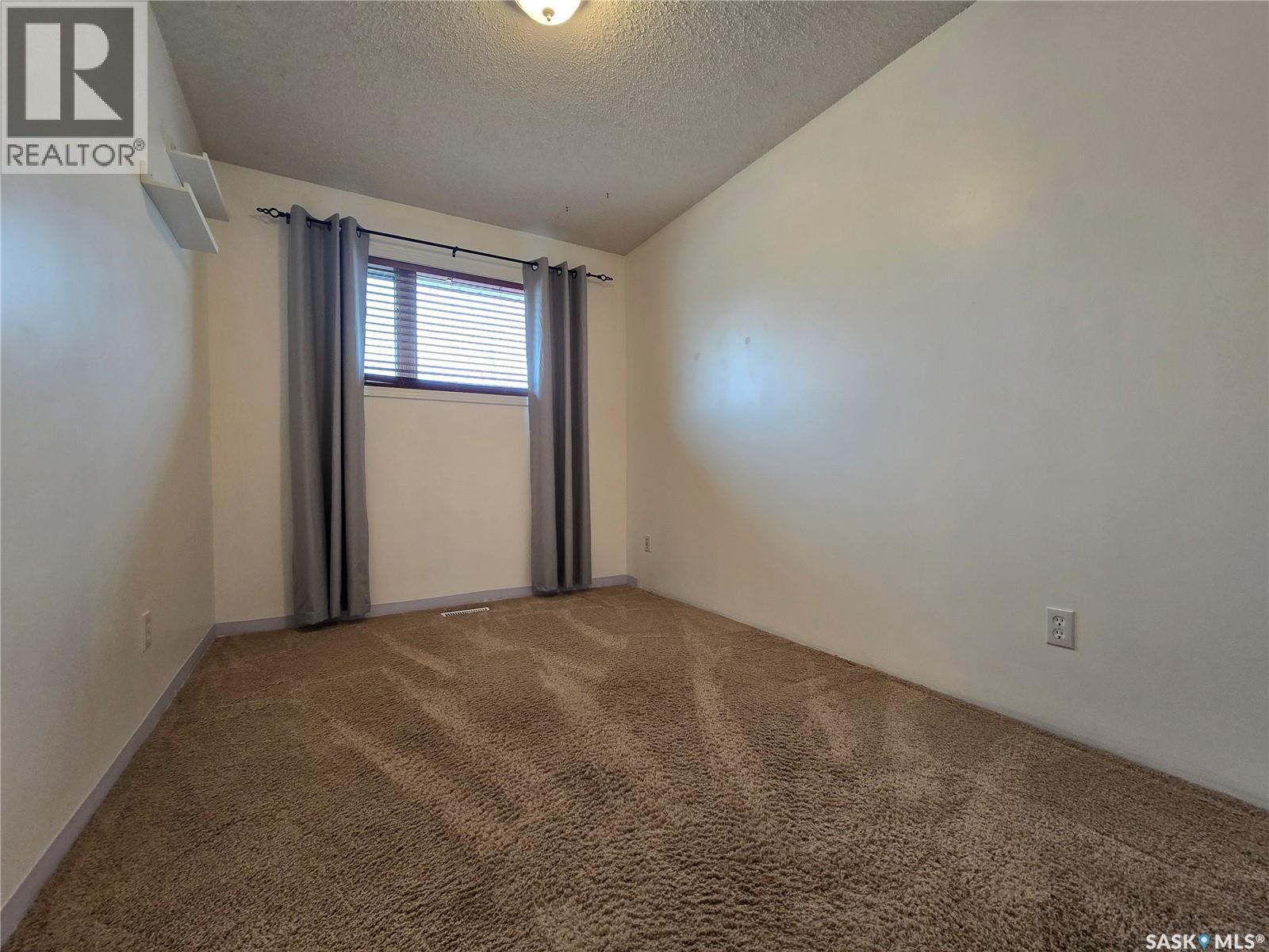 236 BEAN CRESCENT, Weyburn — photo 16