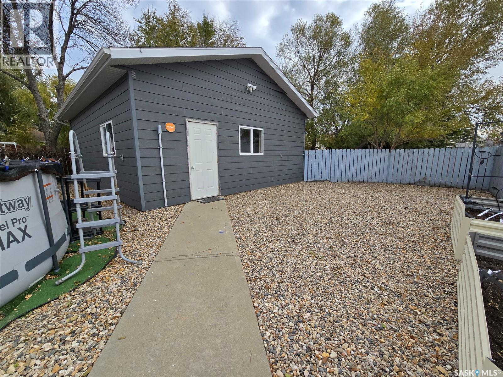 236 BEAN CRESCENT, Weyburn — photo 27