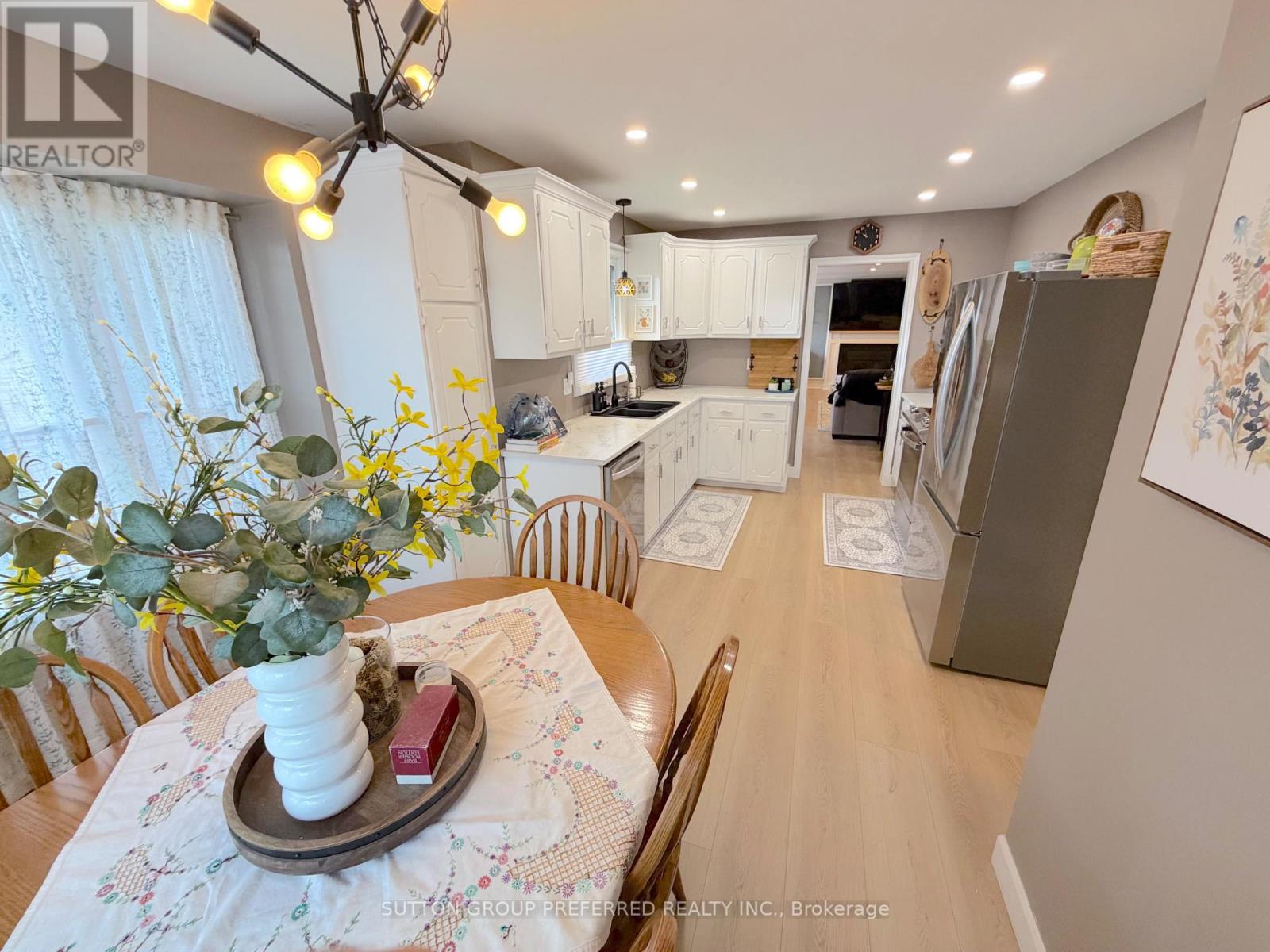 4 - 163 PINE VALLEY DRIVE, London South (South N) — photo 9