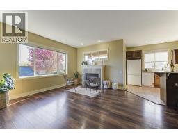 Primary Bedroom - 3843 Sonoma Pines Drive, Westbank, BC V4T2Z5 Photo 10