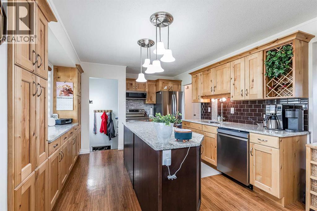 1654 10 Avenue NE, photo 13 of 50