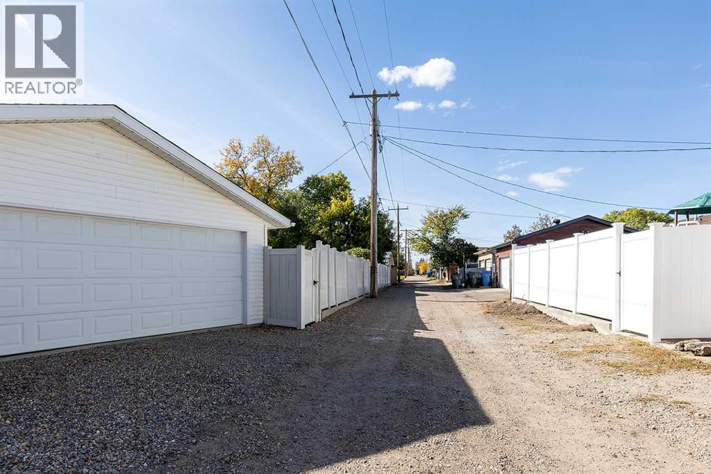 1654 10 Avenue NE, photo 49 of 50