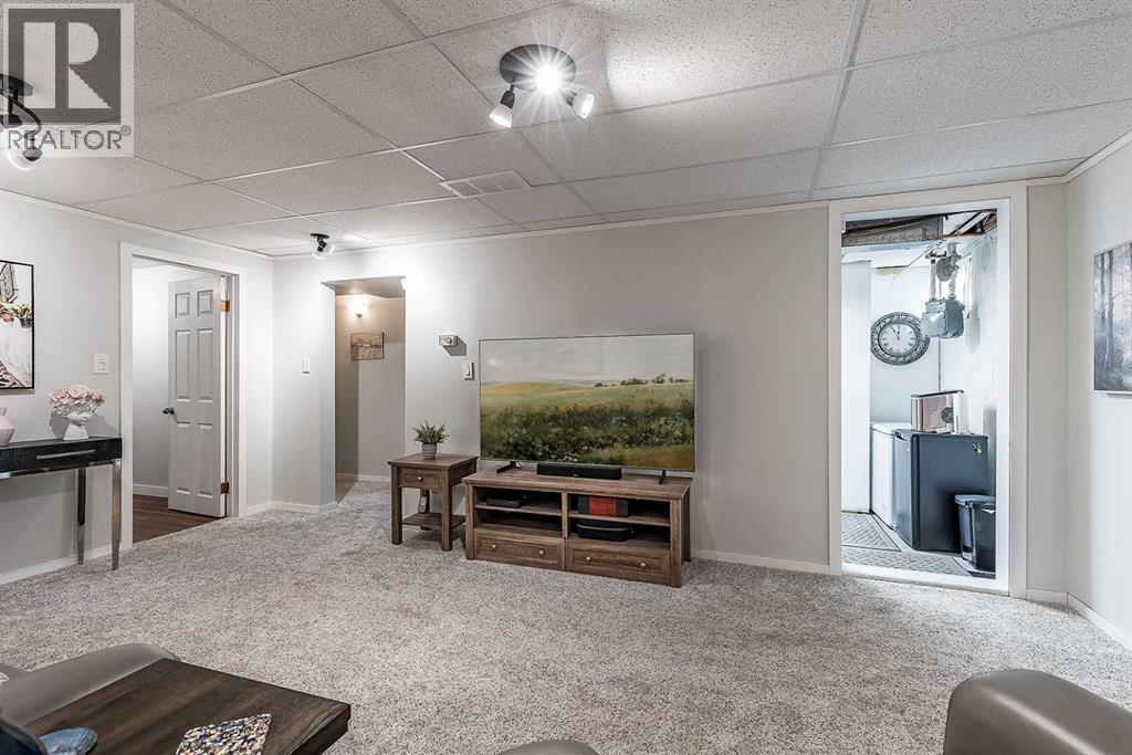 1654 10 Avenue NE, photo 26 of 50