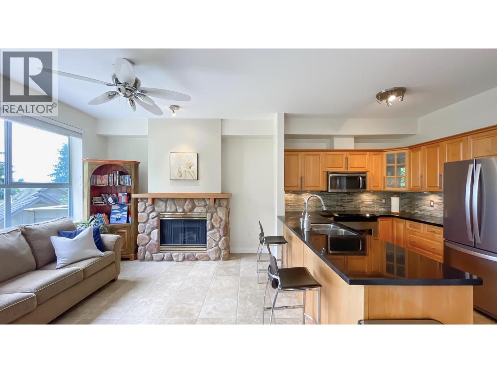 224 1465 PARKWAY BOULEVARD, Coquitlam - Image 1
