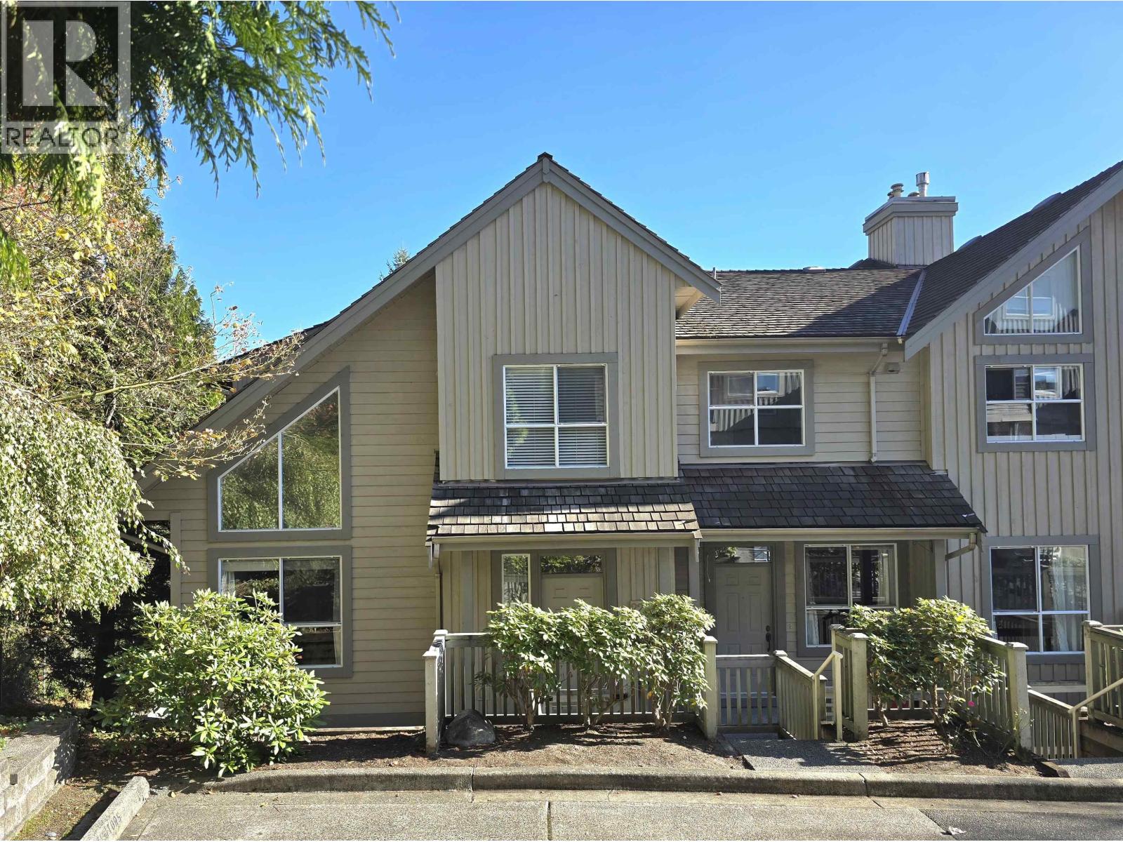 224 1465 PARKWAY BOULEVARD, Coquitlam