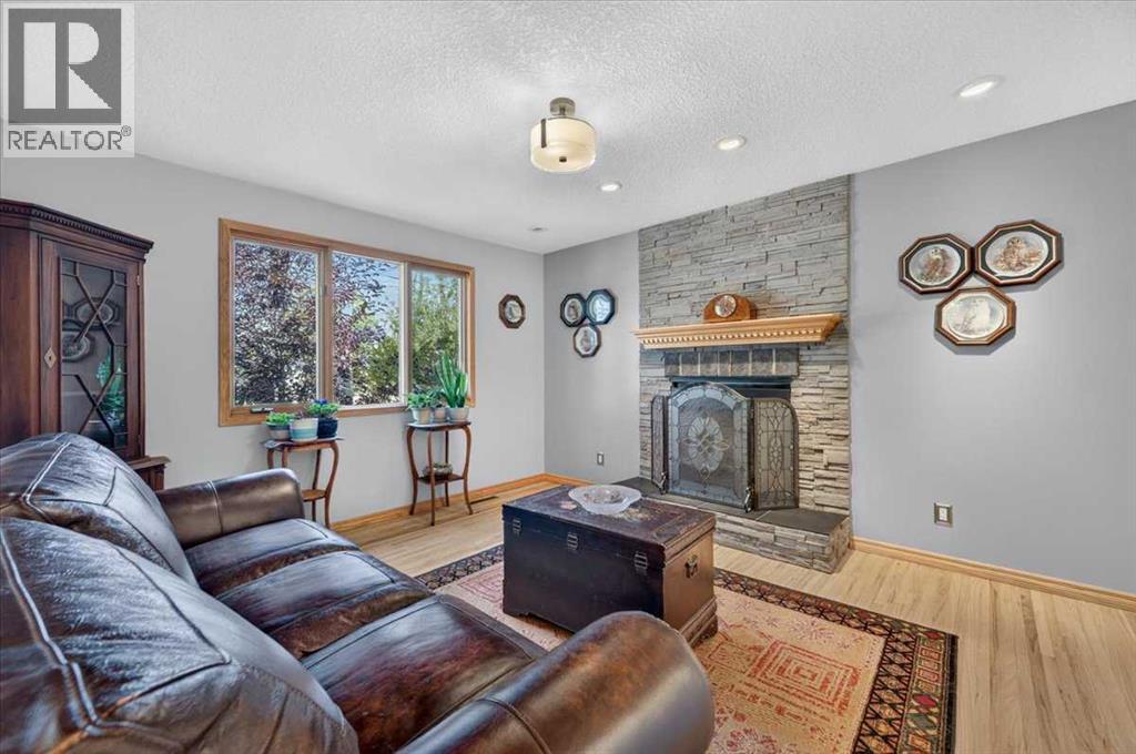 8331 33 Avenue NW photo 9