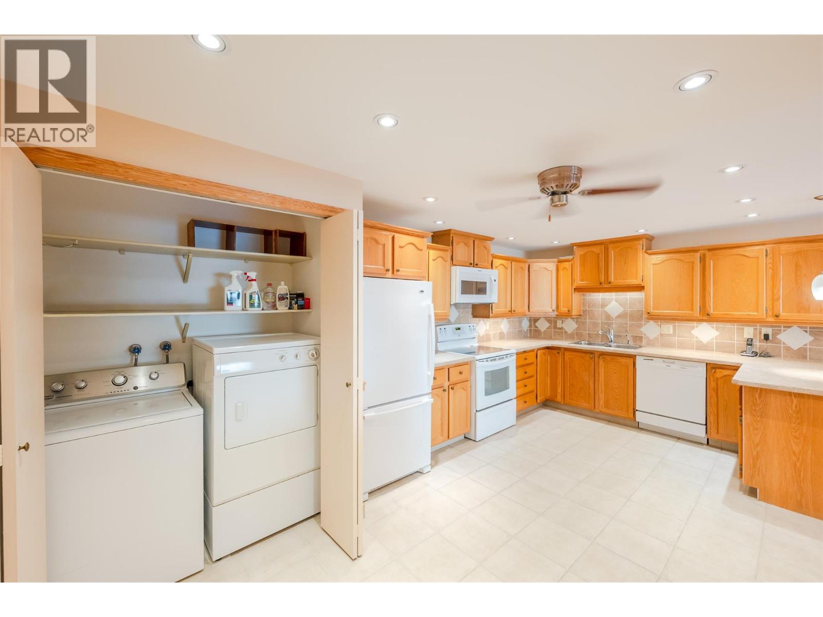 204 195 Warren Avenue West, Penticton