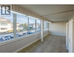 Living room - 195 Warren Avenue W Unit# 204, Penticton, BC V2A3N1 Photo 8