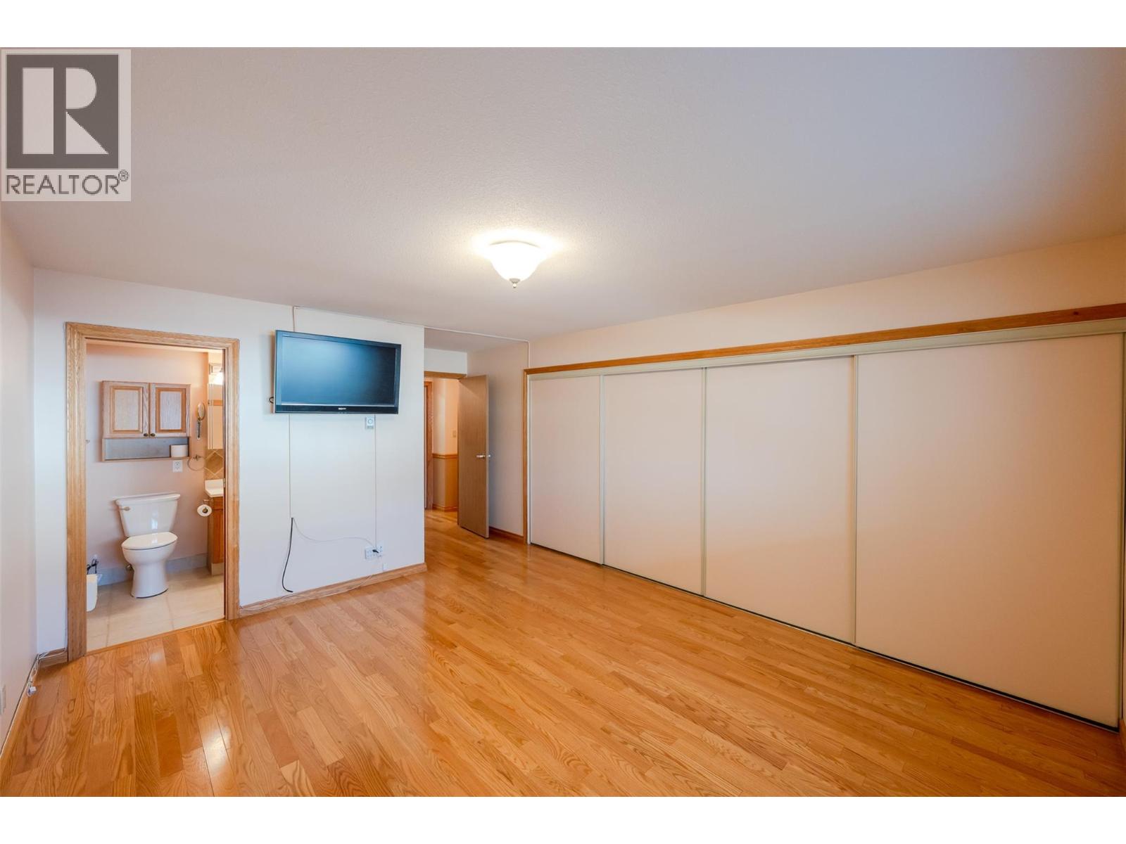 204 195 Warren Avenue West, Penticton