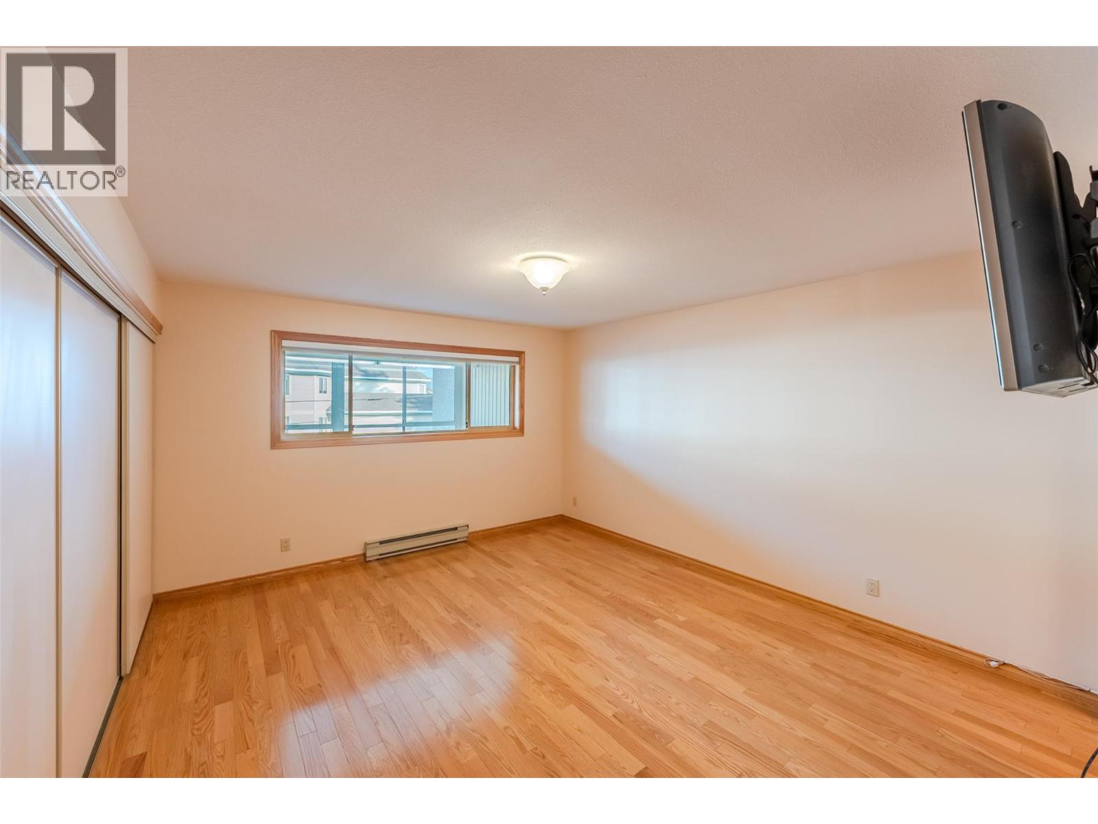 204 195 Warren Avenue West, Penticton