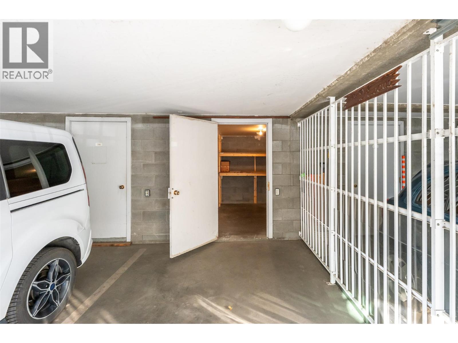 204 195 Warren Avenue West, Penticton