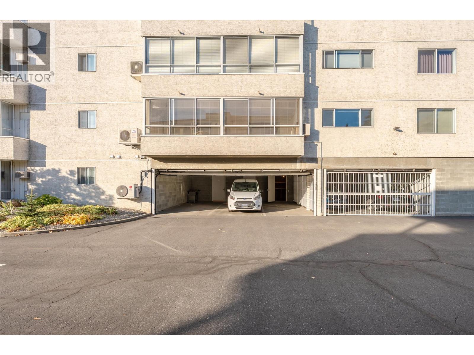 204 195 Warren Avenue West, Penticton