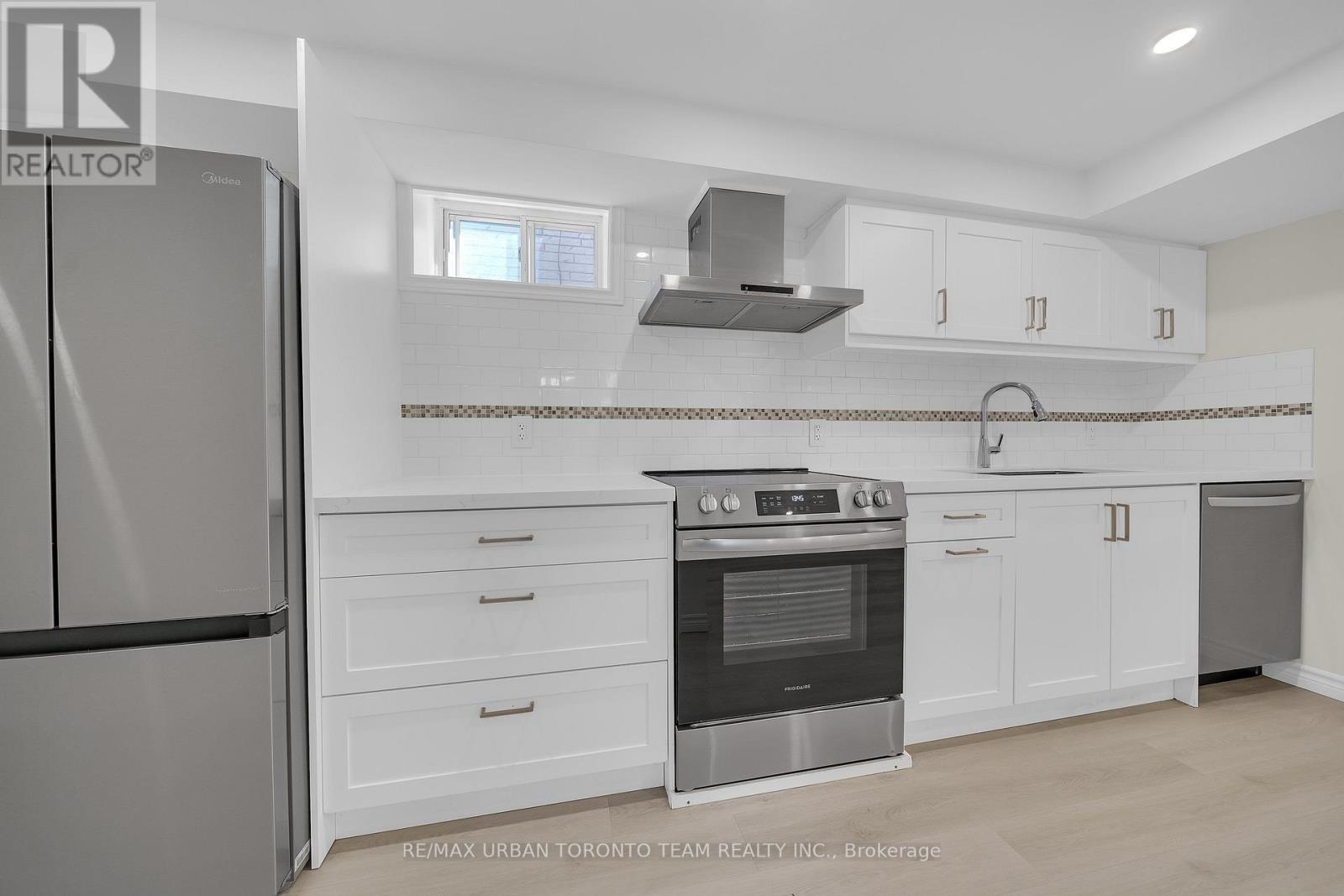 LOWER - 3517 ST CLAIR AVENUE, Toronto (Clairlea-Birchmount) — photo 10