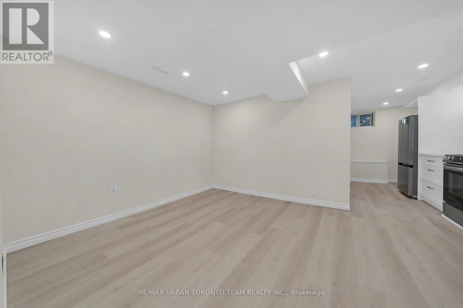 LOWER - 3517 ST CLAIR AVENUE, Toronto (Clairlea-Birchmount) — photo 5