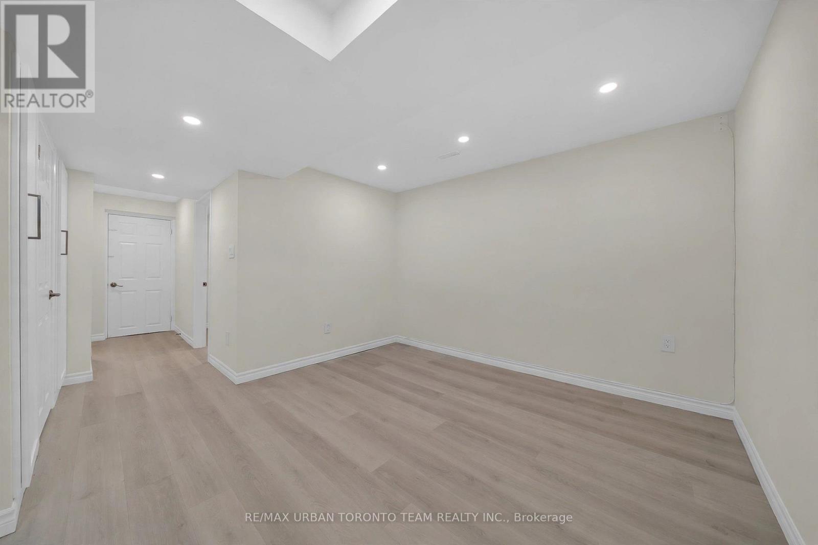 LOWER - 3517 ST CLAIR AVENUE, Toronto (Clairlea-Birchmount) — photo 6