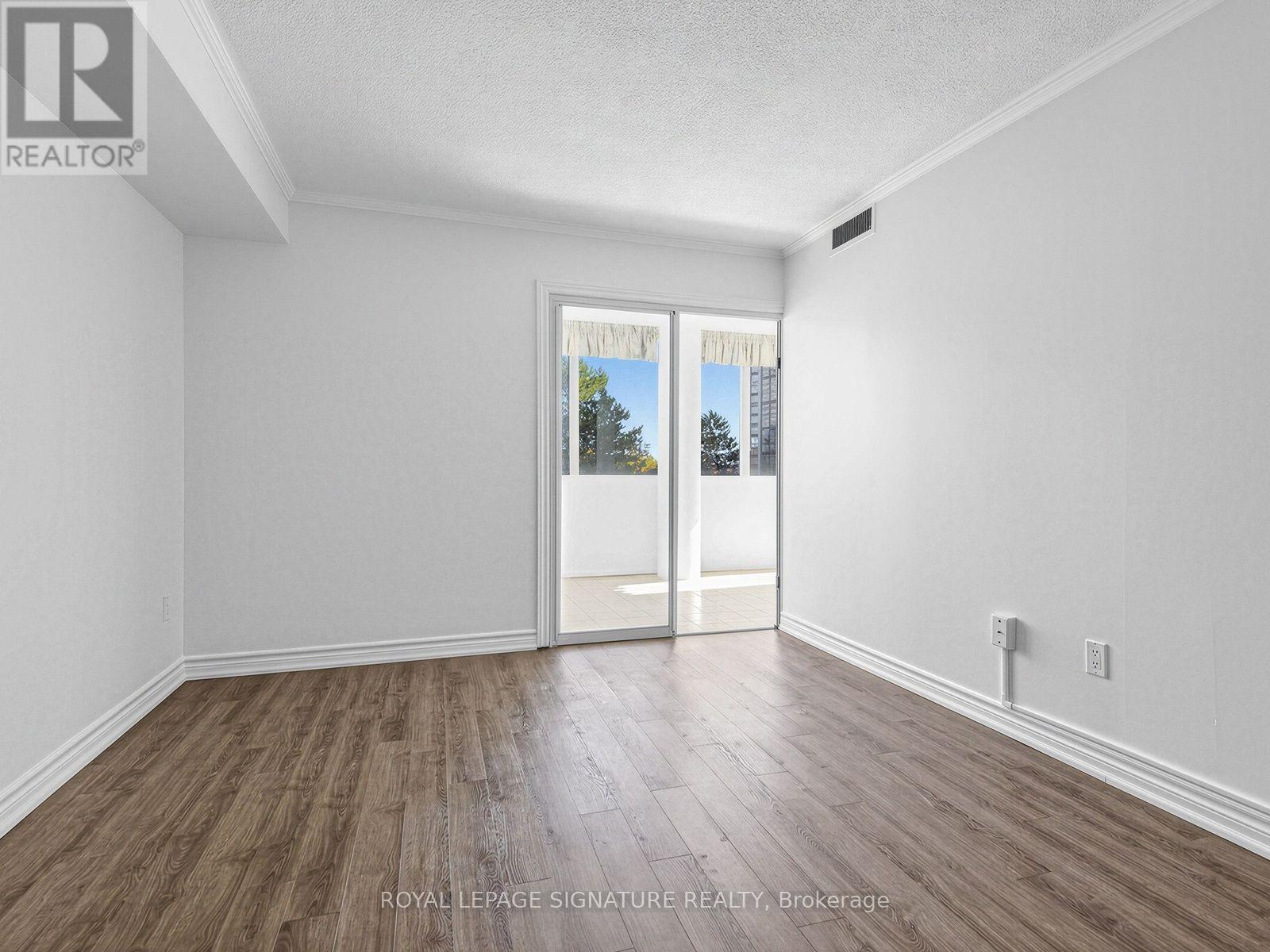 303- 20 Harding Boulevard West, Richmond Hill, ON photo 14