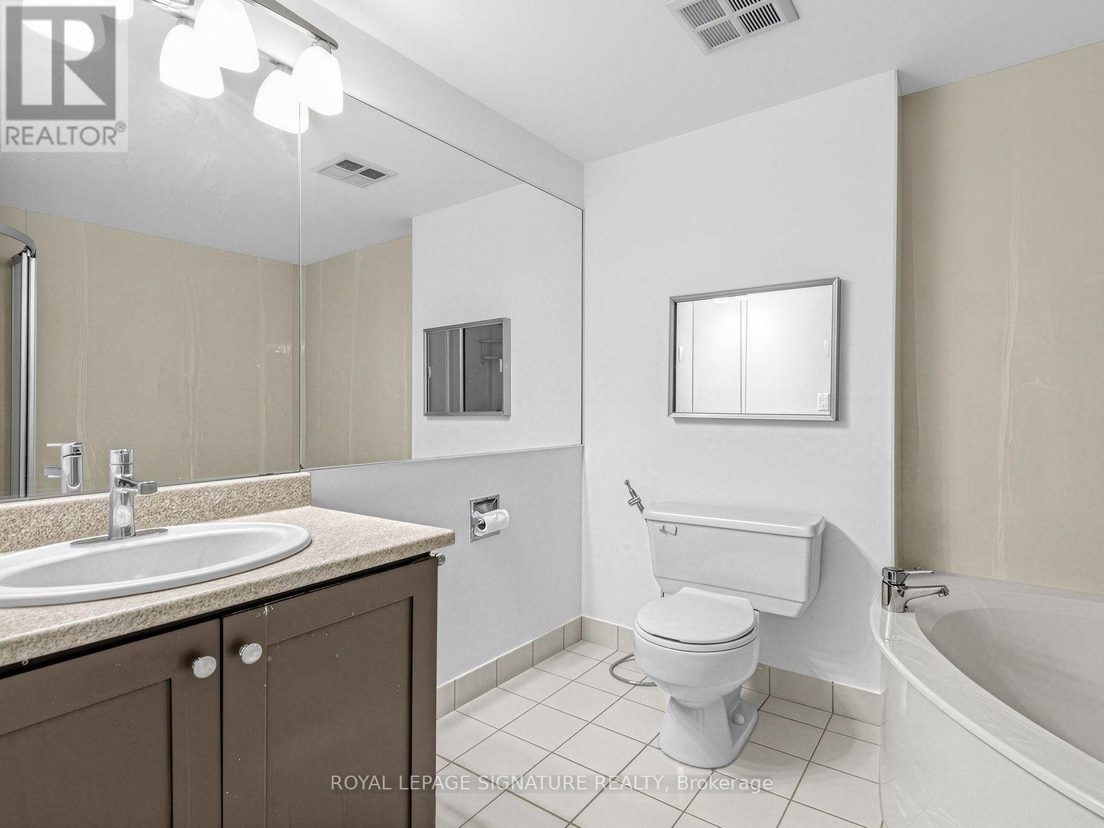 303- 20 Harding Boulevard West, Richmond Hill, ON photo 16