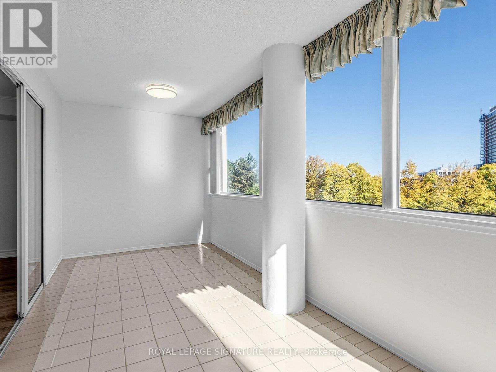 303- 20 Harding Boulevard West, Richmond Hill, ON photo 21