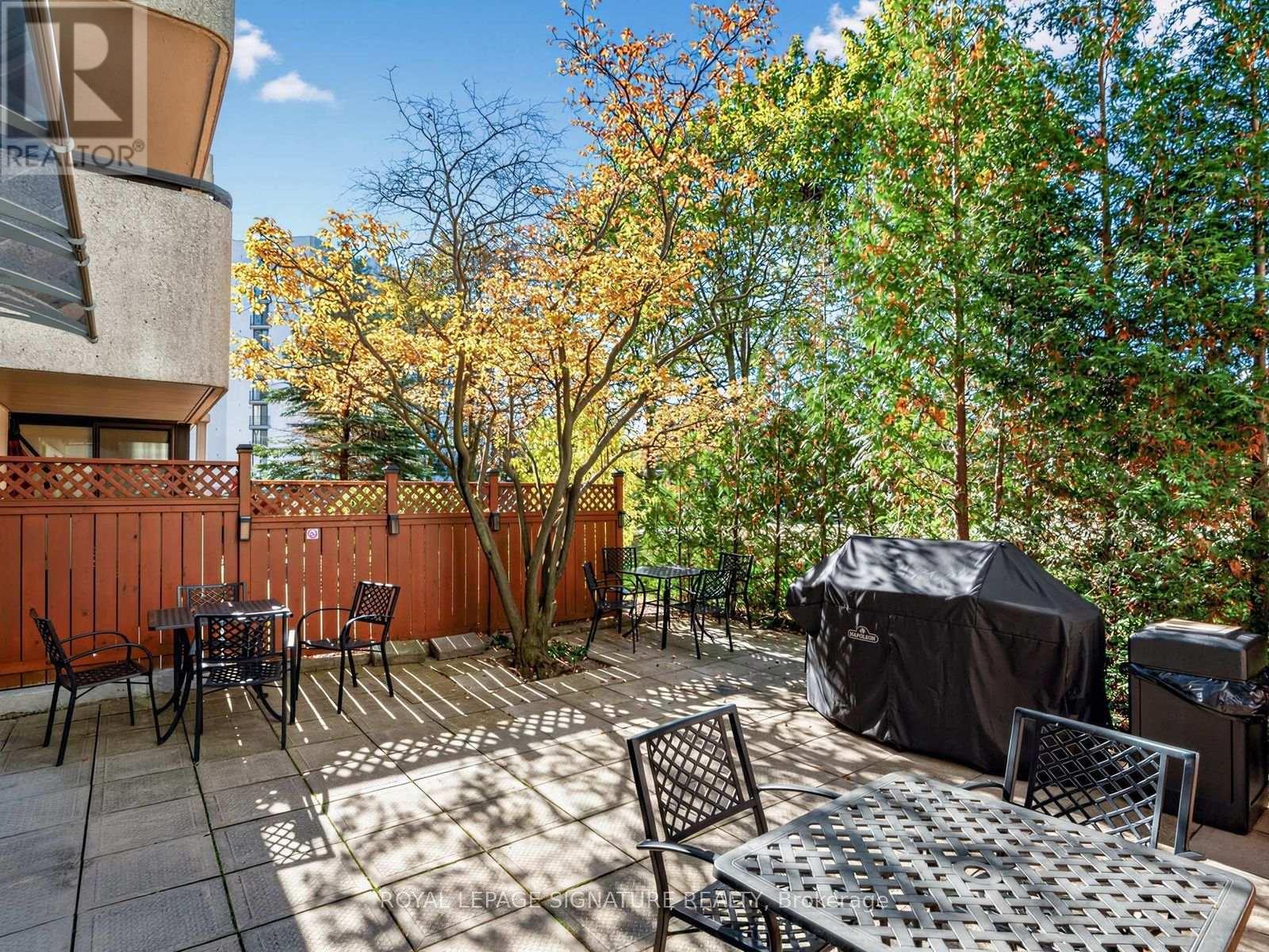 303- 20 Harding Boulevard West, Richmond Hill, ON photo 27
