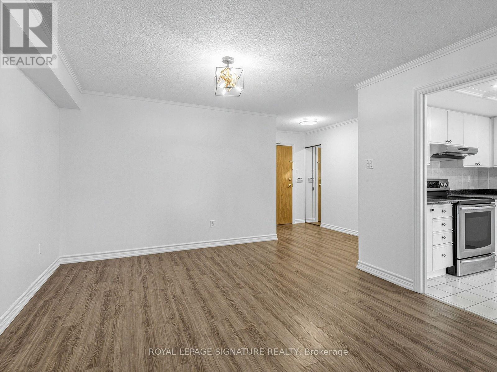 303- 20 Harding Boulevard West, Richmond Hill, ON photo 6