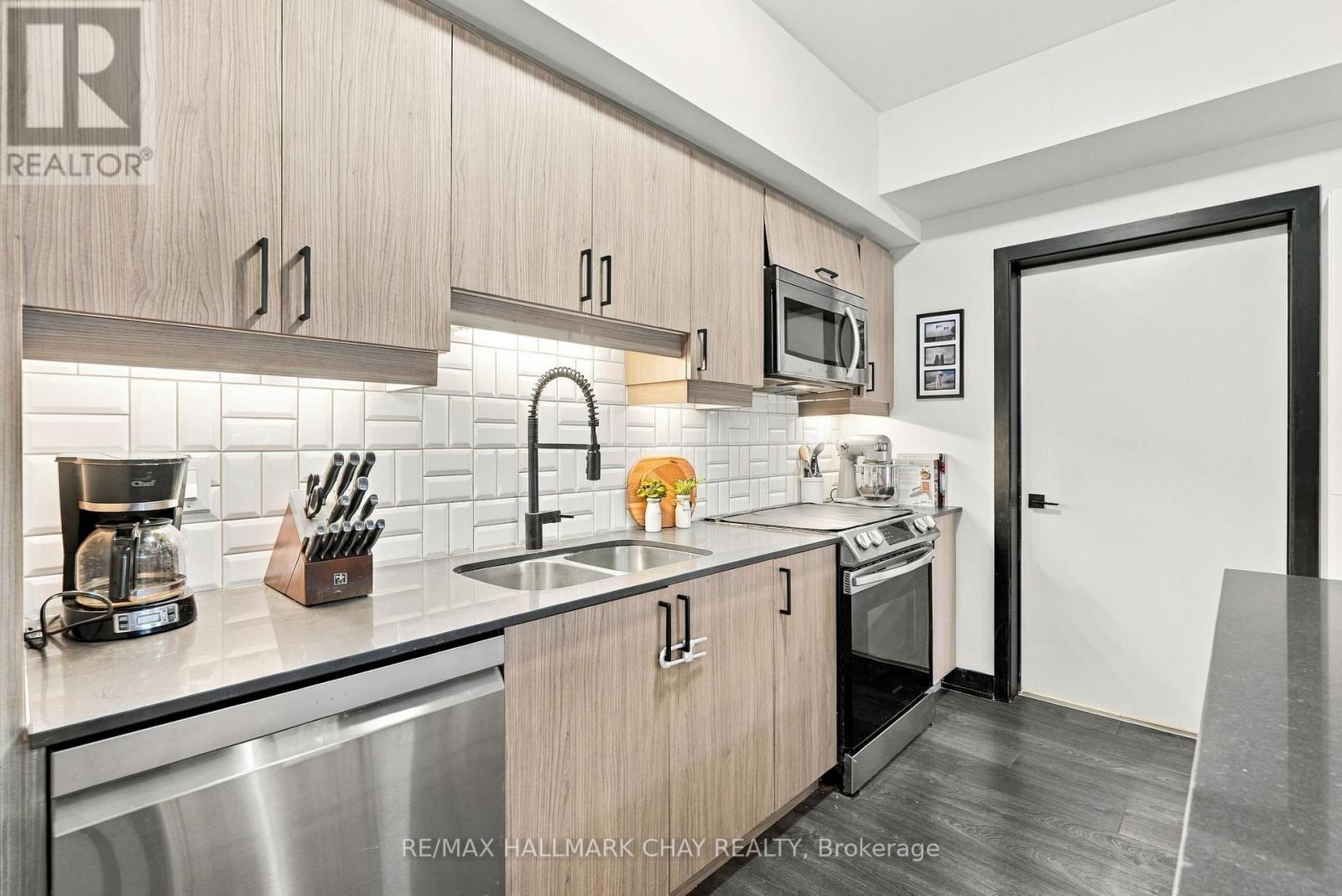 107- 5 Chef Lane, Barrie, ON photo 15