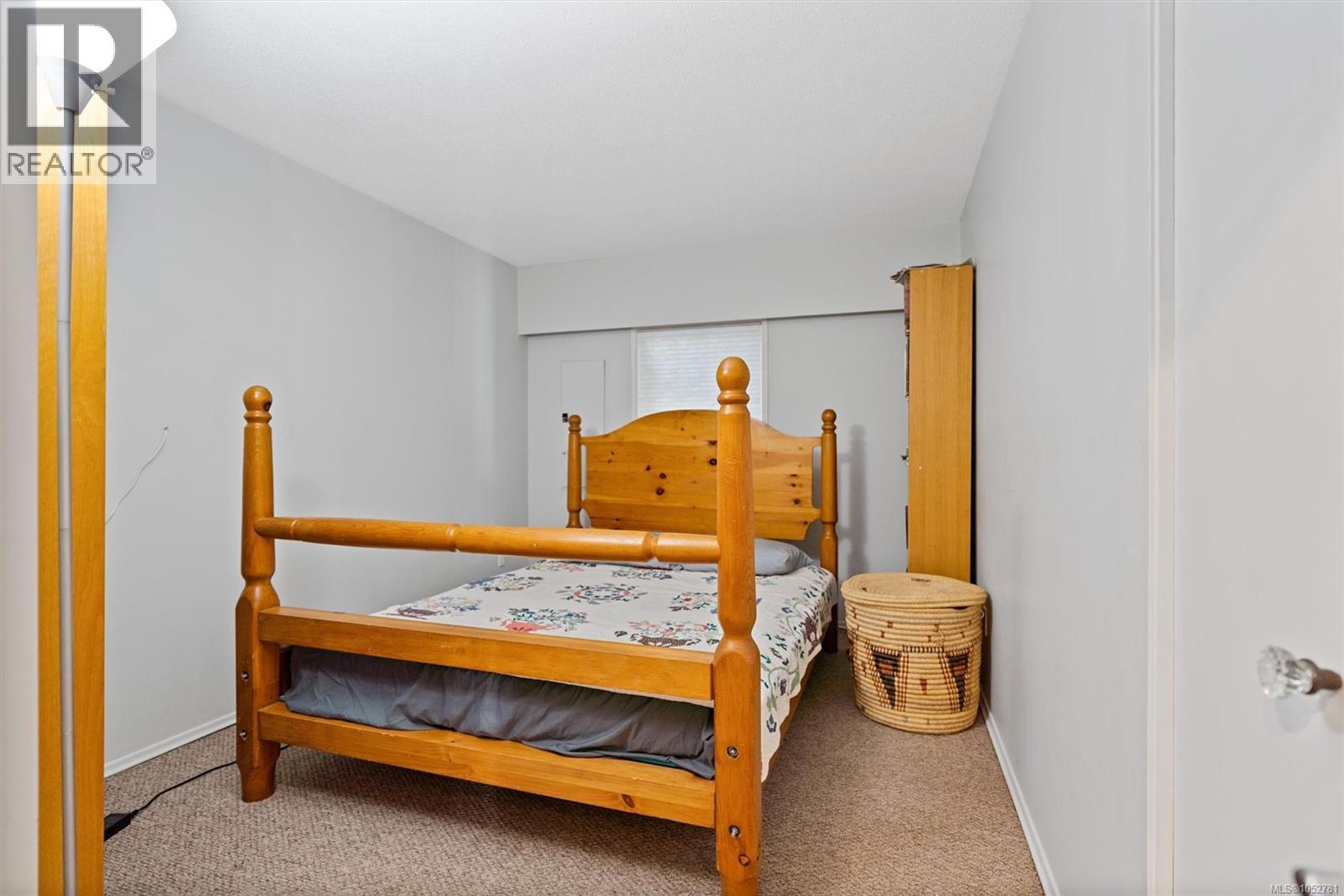 8698 East Saanich Rd, North Saanich - Image 1