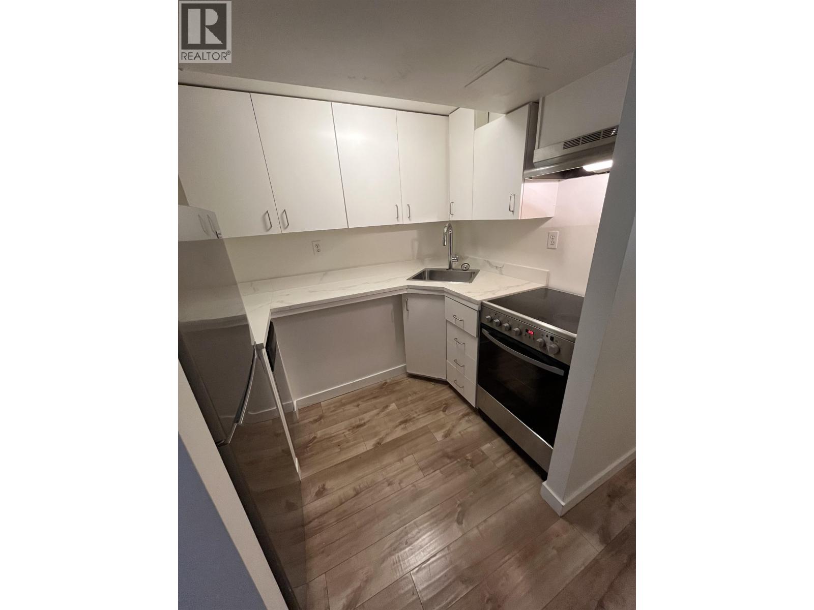 3371 CHESTERFIELD AVENUE, North Vancouver - Image 1