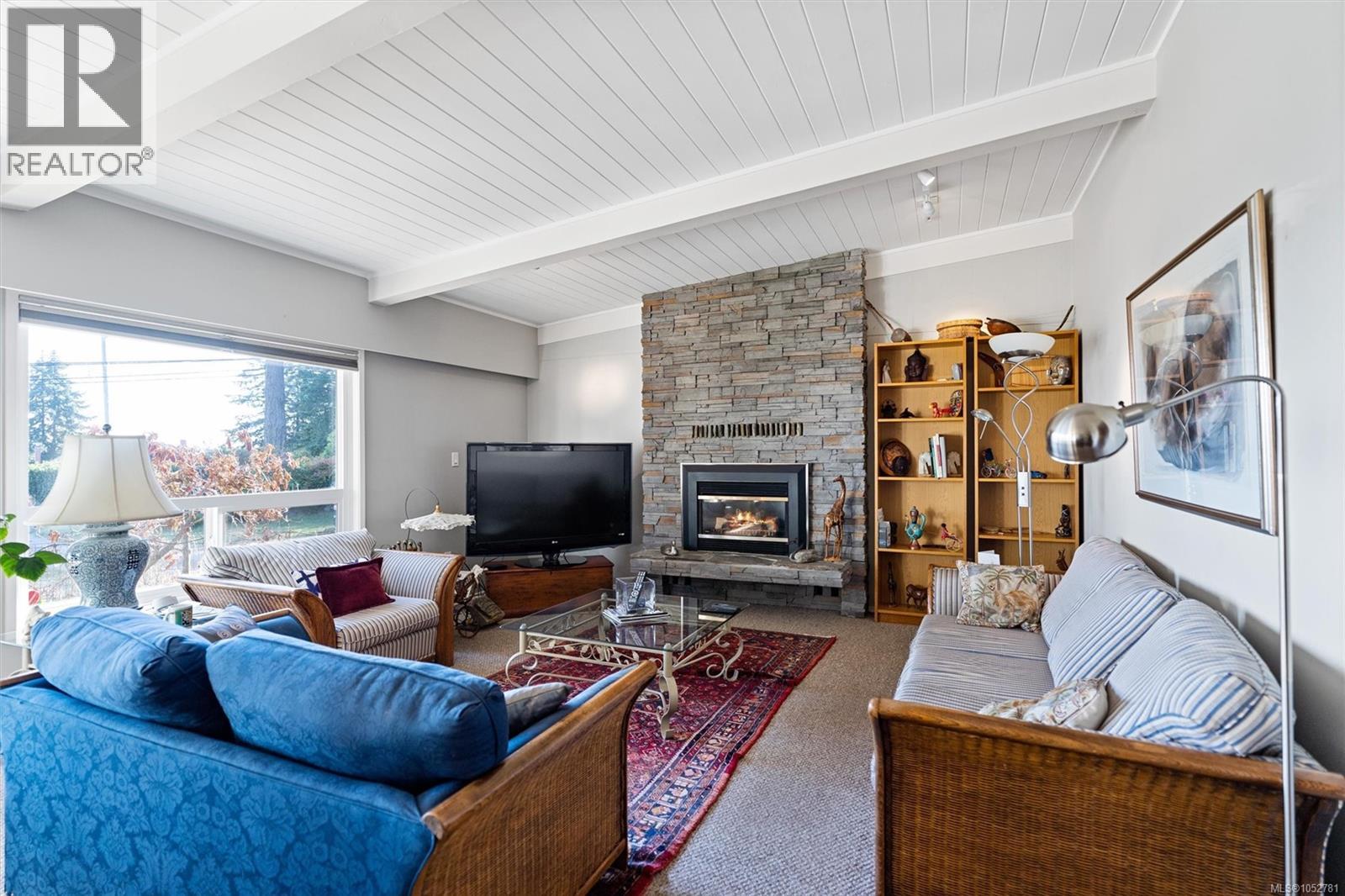 8698 East Saanich Rd, North Saanich - Image 1