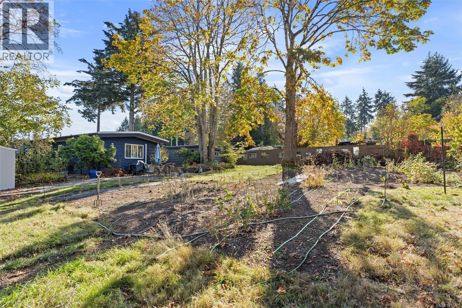 8698 East Saanich Rd, North Saanich - Image 1
