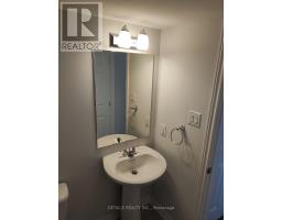 800 Kiniw Private, Ottawa, ON K1K5A3 Photo 9