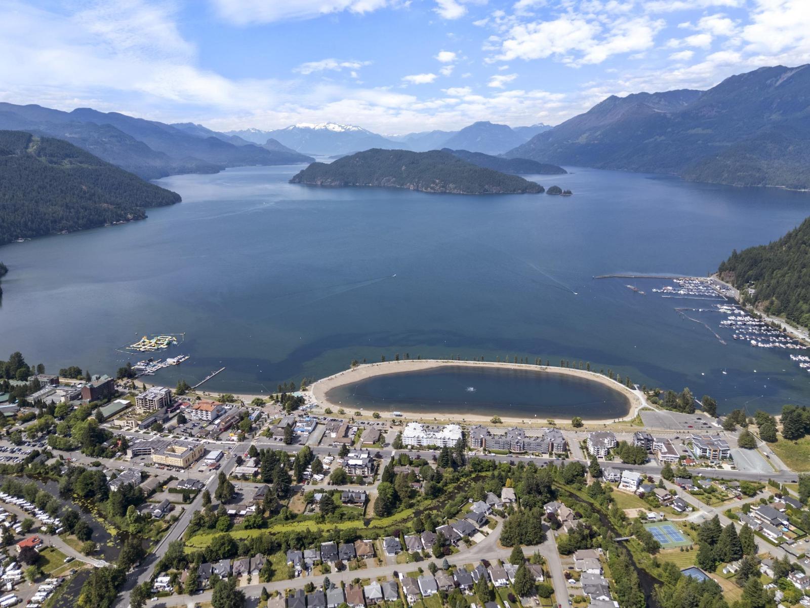 860 WILLOW PLACE, Harrison Hot Springs, Harrison Hot Springs - Image 1