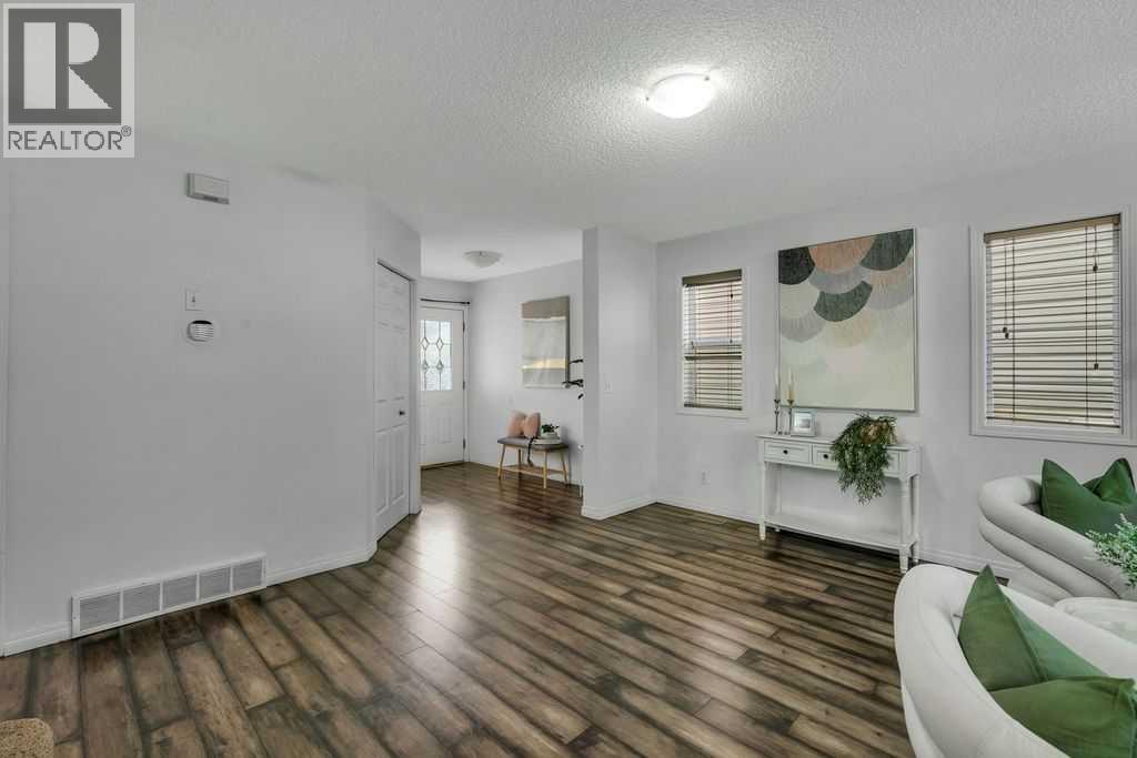 105 Saddlecrest Green NE, Calgary — photo 8