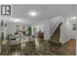 Kitchen - 105 Saddlecrest Green Ne, Calgary, AB T3J5N5 Photo 14