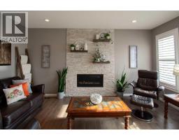 4pc Bathroom - 166 Nolancliff Crescent Nw, Calgary, AB T3R0J4 Photo 6