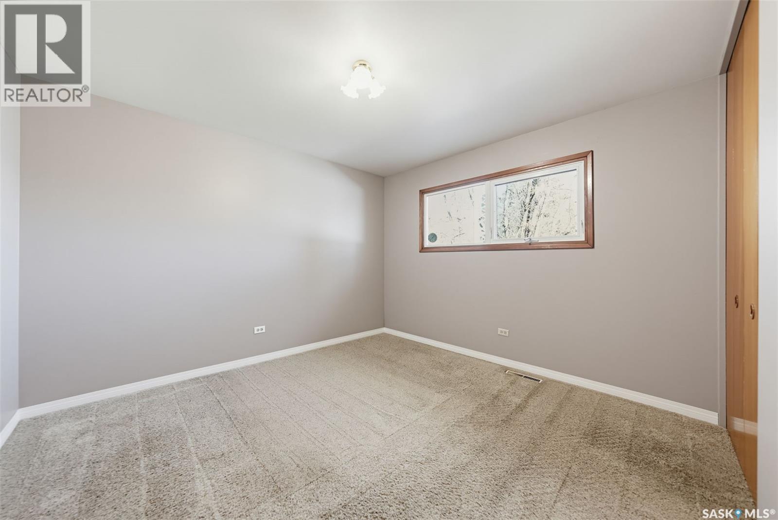 404 5th AVENUE E, Watrous — photo 13