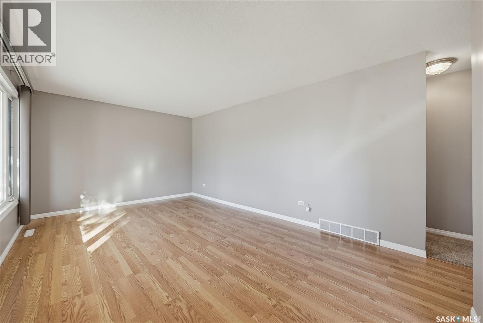 404 5th AVENUE E, Watrous — photo 3