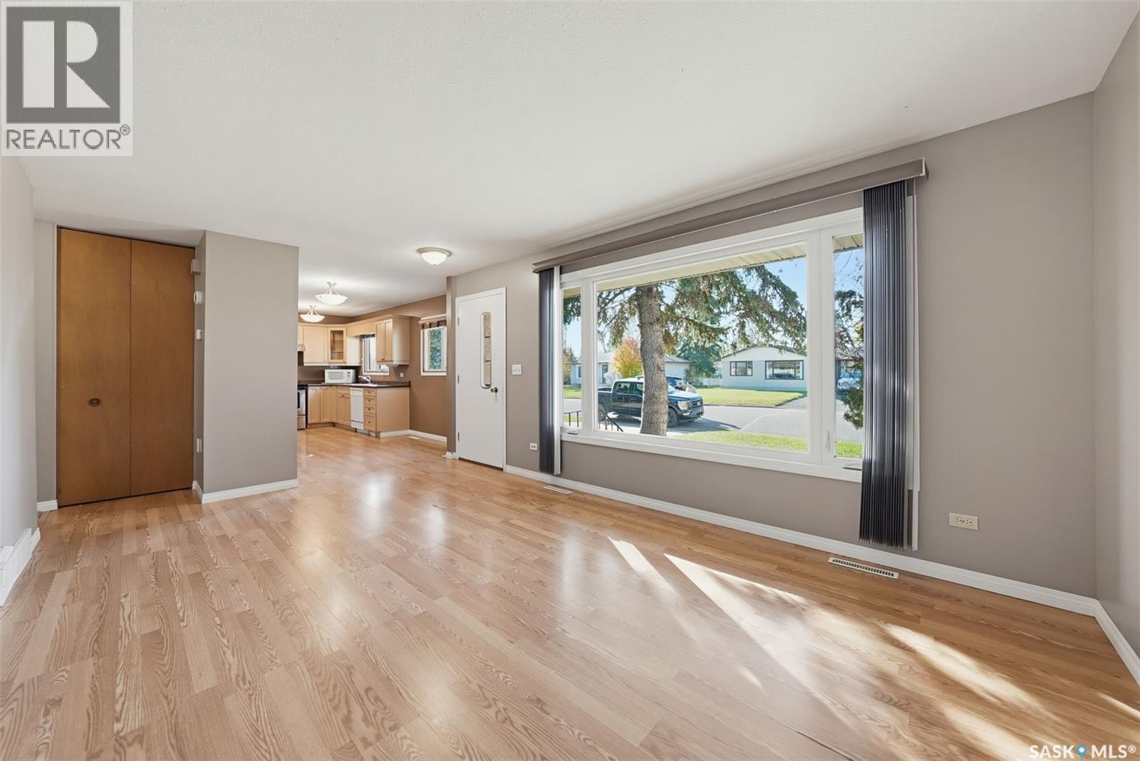 404 5th AVENUE E, Watrous — photo 5