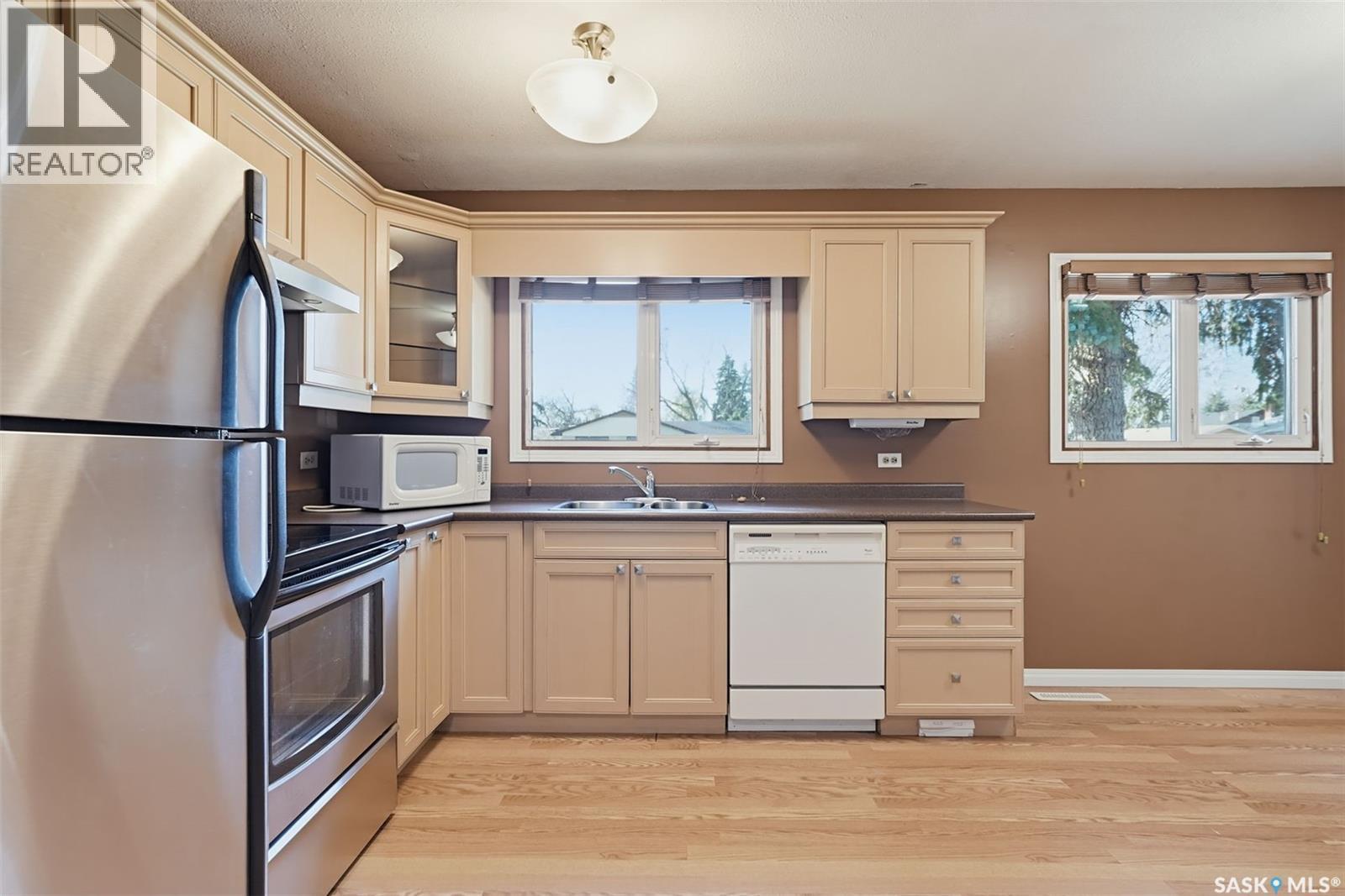 404 5th AVENUE E, Watrous — photo 7