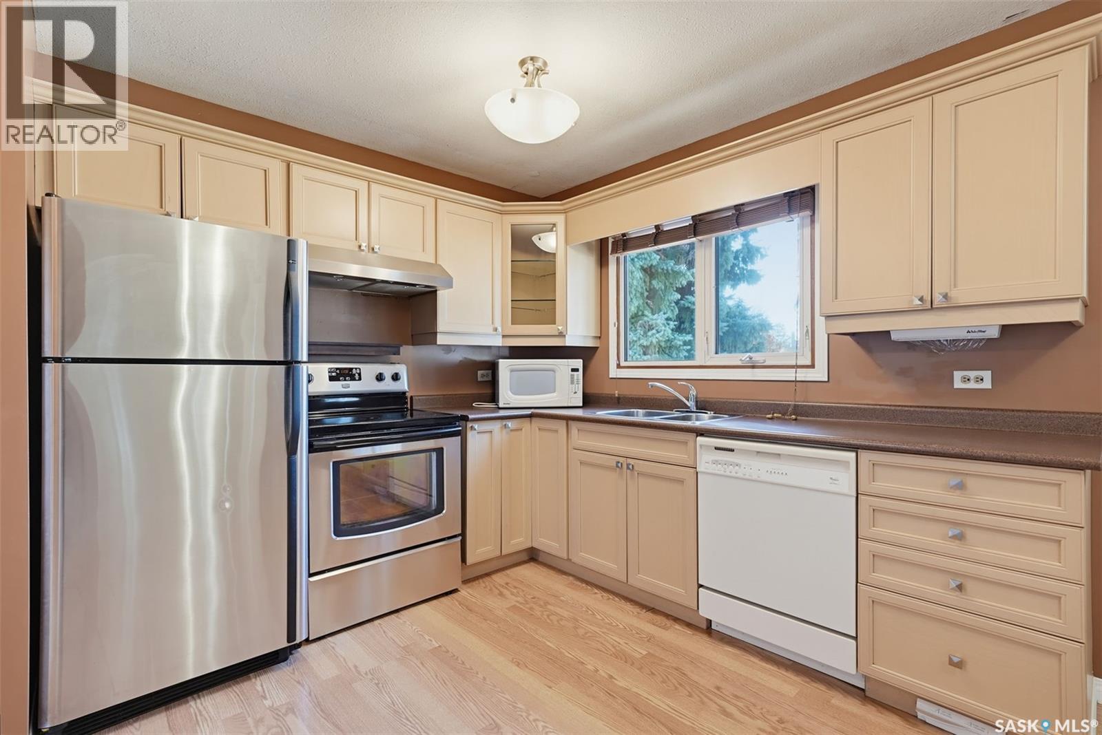 404 5th AVENUE E, Watrous — photo 8