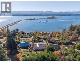 1164 Yates Rd, Comox, BC V9M3X3 Photo 32