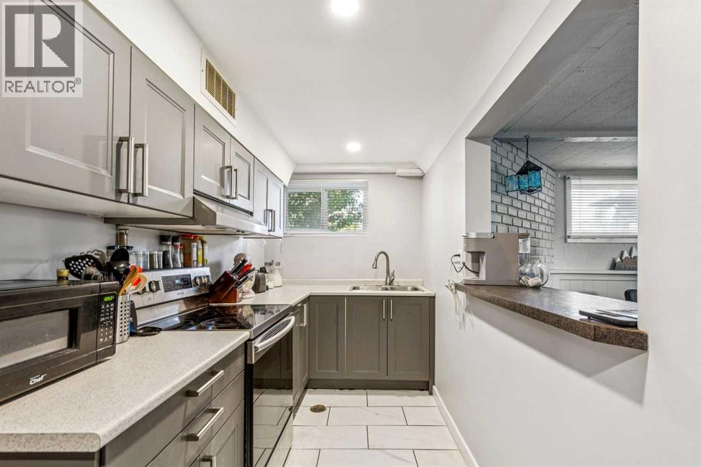 1101 42 Street SW photo 29